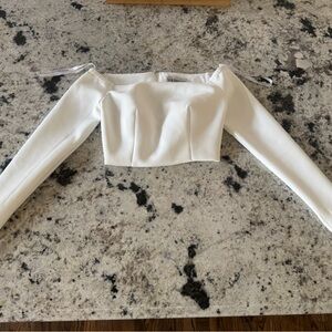Sherri Hill Elegant White Long Sleeved Off Sleeved Cropped Formal Top Sz 2
